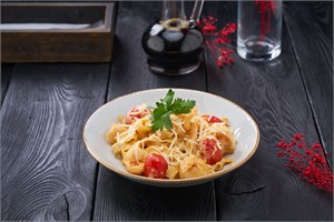 {{photo.Alt || photo.Description || 'Паста Том-Ям с креветками'}}
